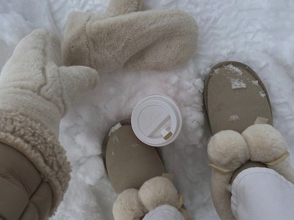 Home For Christmas-Boyfriend vs. Guy&nbsp;Bestfriend